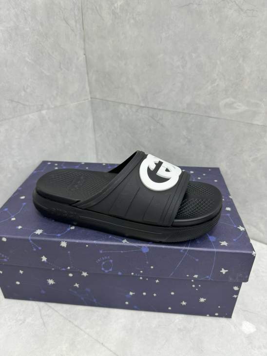 Picture of Gucci Slippers _SKUGuccisz36-47h08022366
